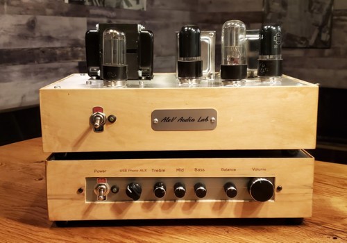 Integrated tube amplifier with preamplifier and DAC